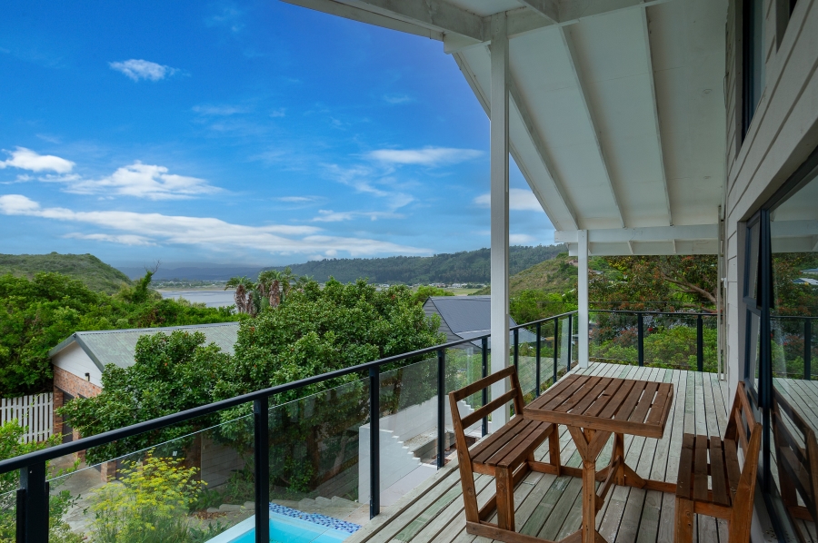 7 Bedroom Property for Sale in Kingfisher Creek Western Cape